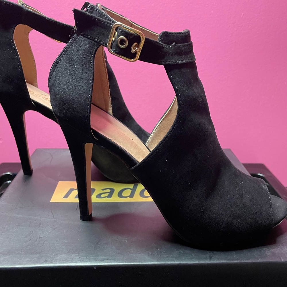 Pair D. MADDEN NYC Peep Toe sandal, size 7. Black.
